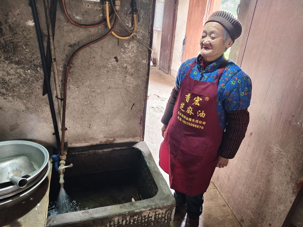 破解农村饮水难 涓涓清流润民心 ——璧山正兴镇人大三级联动助推供水管网升级 8500名群众喝上“放心水”