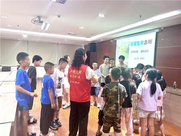 璧山区开展趣味生命教育课堂 让儿童学会“浇灌”心灵之树