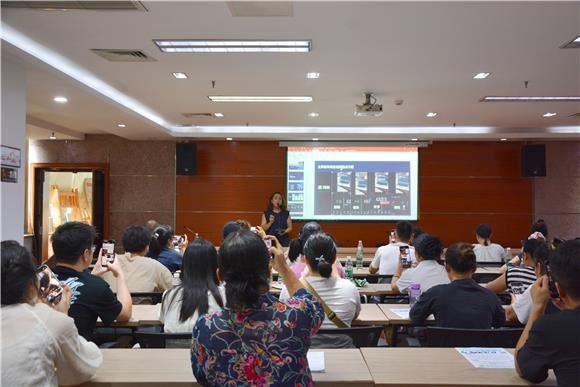 璧山:短视频培训传技能 公益课堂为巾帼赋新能