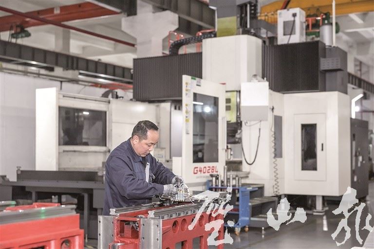 全力攻坚关键核心技术努力打造全市具有影响力的产业创新策源地