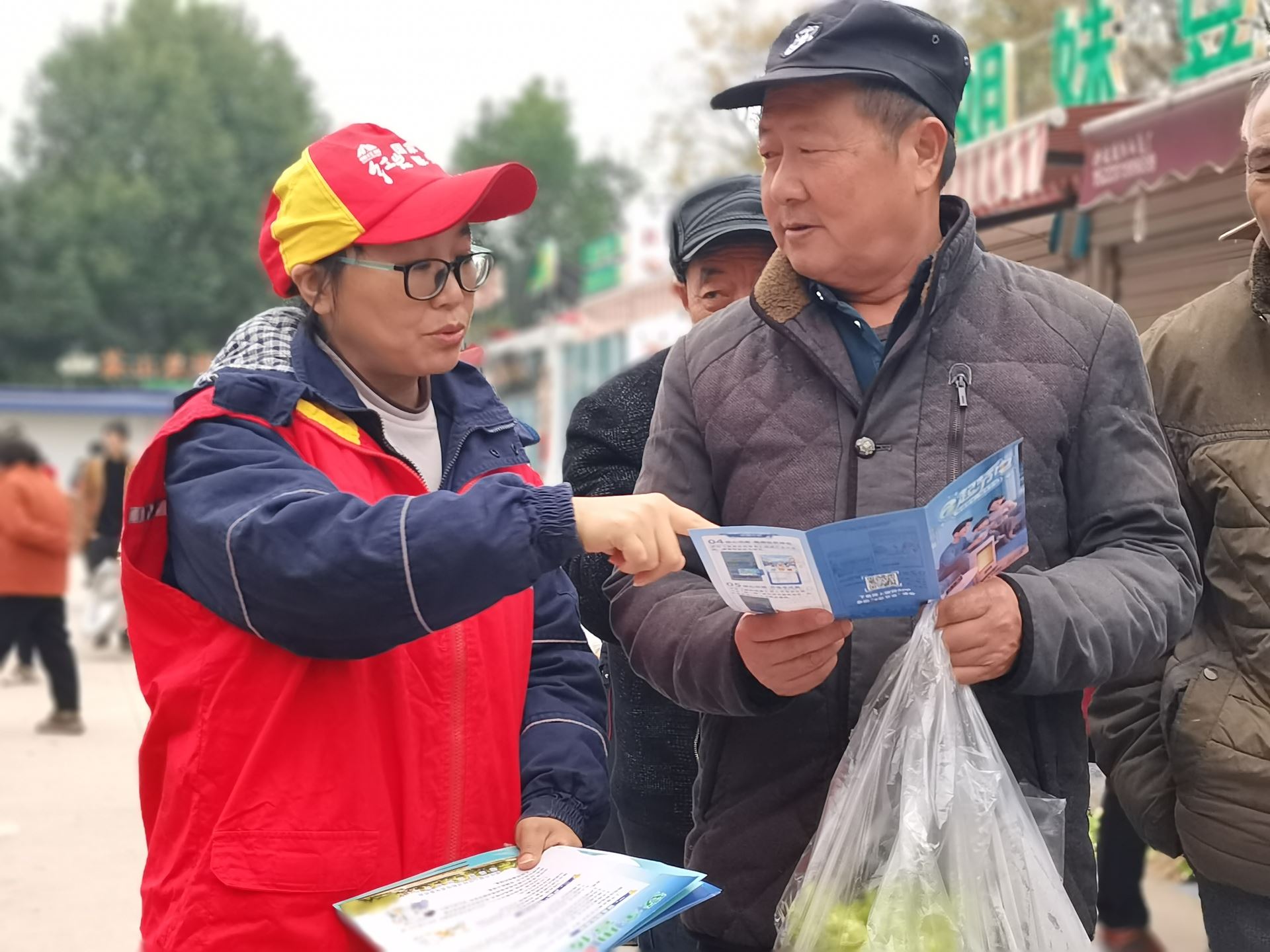 重庆璧山：安全用电宣传进集市