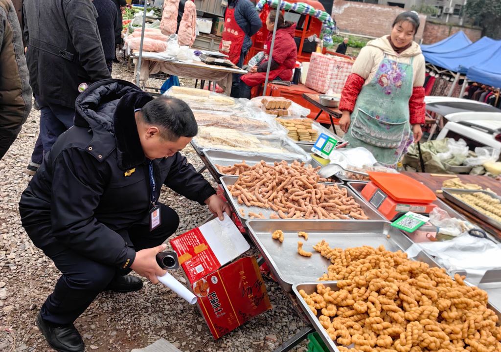区市场监管局大兴所维护市场秩序全力保障春节食品安全