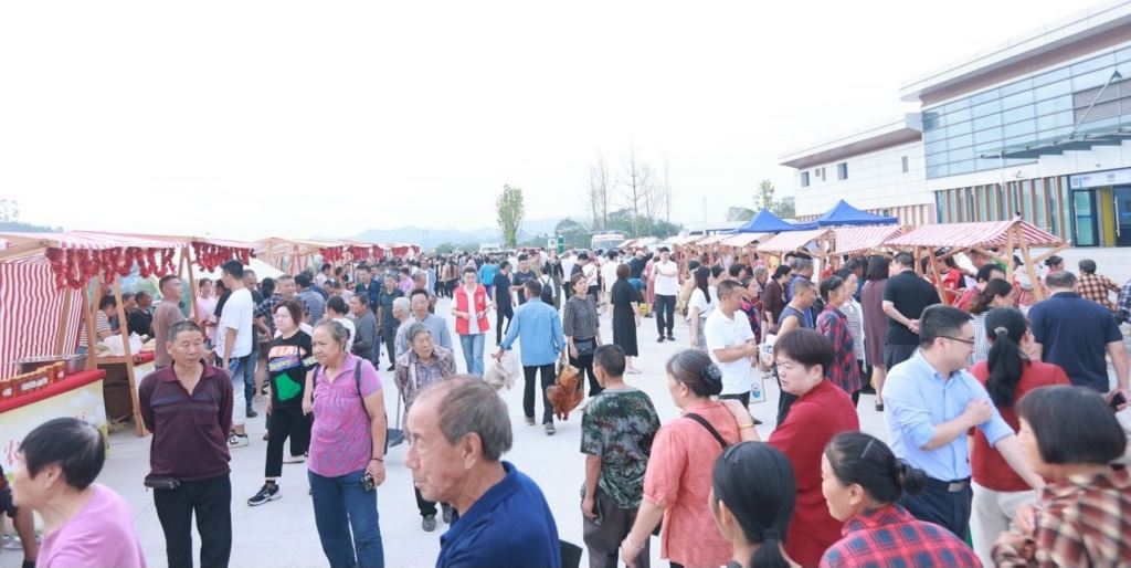 赴河边赶场闹元宵喜乐领专属好礼